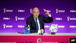 Chủ tịch FIFA, Gianni Infantino, tại cuộc họp báo vào ngày 19/11/2022 ở Doha, Qatar.