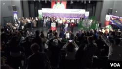 DEM Parti İzmir Büyükşehir'in yanısıra ilçelerde de eş başkan adaylarıyla seçime katılıyor. 