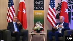 Cumhurbaşkanı Erdoğan ve ABD Başkanı Biden telefonda görüştü. Liderlerin görüşmede Gazze, Türk-Amerikan ilişkileri, İsveç'in NATO’ya üyelik süreci ve F-16 konusunu ele aldıkları bildirildi.