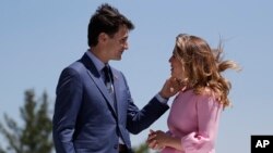 Foto Achiv: Premye Minis Kanadyen Justin Trudeau ak madanm ni Sophie Gregoire Trudeau nan Charlevoix, Kanada, 2018. 