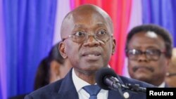 Nouvo Premye Minis enterime Ayiti, Michel Patrick Boisvert, pran la pawol pandan seremoni enstalasyon Konsey Prezidansyel Tranzisyon an, nan Potoprens, 25 Avril, 2024. 