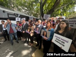 DEM Partililer Kobani davası kararını protesto etti.