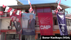 CHP’nin adayı mevcut Kemalpaşa Belediye Başkan Yardımcılığı görevini yürüten Mehmet Türkmen.