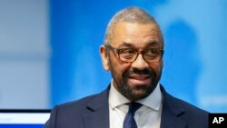 British Foreign Secretary James Cleverly attends a meeting with teams coordinating the evacuation of British nationals from Sudan, at the FCDO Crisis Centre, in London, April 25, 2023.