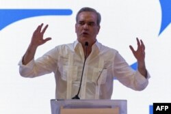 Prezidan Dominiken Luis Abinader, pwononse yon diskou nan Santo Domingo, 2 Sept. 2023.