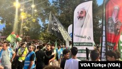 İslami sivil toplum örgütü İHH'nın çağrısıyla Fatih Camisi'nde toplanan yaklaşık 5 bin kişi, İsmail Haniye'nin öldürülmesini protesto etti.