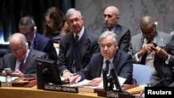 BM Genel Sekreteri Antonio Guterres savaşan taraflara Gazze'ye acilen ihtiyaç duyulan insani yardımın sağlanması için uzun süreli bir ateşkes hedefiyle müzakere masasına dönme çağrısında bulundu.  