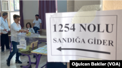 Türkiye’de kadınlar seçme ve seçilme hakkına dünyanın pek çok gelişmiş ülkesinden önce 5 Aralık 1934’te kavuştu.