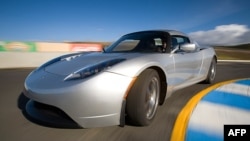 Xe thể thao chạy điện Tesla Roadster