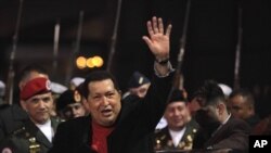 Tổng thống Venezuela Hugo Chavez tại phi trường Simon Bolivar ở Maiquetia , Venezuela, ngày 16 tháng 3, 2012.