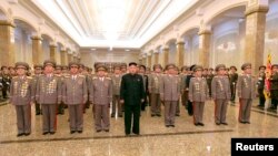 Lãnh đạo Triều Tiên Kim Jong Un thăm lăng Kim Il Sung nhân kỷ niệm ngày sinh của lãnh tụ sáng lập quốc gia, còn được gọi là 'Ngày Mặt trời'.