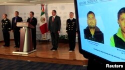 Phát ngôn viên chính phủ Mexico Eduardo Sanchez phát biểu tại một cuộc họp báo tại Bộ Nội vụ ở thành phố Mexico, 8/11/2013