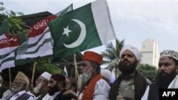 Người Pakistan biểu tình lên án vụ oanh kích của NATO