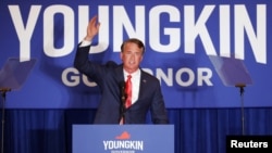 Glenn Youngkin thắng Terry McAuliffe đoạt chức thống đốc Virginia, dù năm ngoái ở tiểu bang này ông Joe Biden đã qua mặt ông Donald Trump với 10% số phiếu.