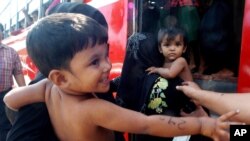 Miến Điện áp dụng chính sách hai con đối với người Rohingya theo đạo Hồi để kiềm chế sự tăng trưởng dân số của nhóm người thiểu số này ở bang Rakhine.