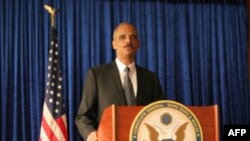 Bộ trưởng Tư pháp Hoa Kỳ Eric Holder tuyên bố Washington và Bắc Kinh cam kết gia tăng hợp tác về các vấn đề an ninh nhưng vẫn còn những bất đồng cơ bản về vấn đề nhân quyền