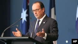 Tổng thống Pháp Francois Hollande phát biển tại Thư viện Quốc gia Australia ở Canberra, ngày 19/11/2014.