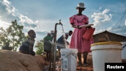 Aşırı sıcaklar devam ederken Zimbabve'de su sıkıntısı yaşanıyor.