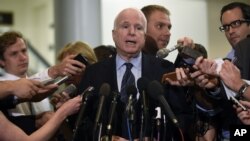 Thượng nghị sĩ John McCain kêu gọi các giới chức bóng đá quốc tế và Hoa Kỳ xem xét lại quyết định tổ chức World Cup 2018 ở Nga.