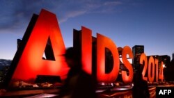 Bảng hiệu "AIDS 2014" để quảng bá hội nghị quốc tế về AIDS lần thứ 20 tại Melbourne, Úc, ngày 24/7/2014.