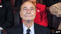 Cựu Tổng thống Chirac bị cáo buộc sử dụng tiền công quỹ của thành phố để trả lương cho các thành viên đảng phái chính trị của ông