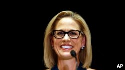 Bà Kyrsten Sinema trở thành nữ thượng nghị sỹ đầu tiên của tiểu bang Arizona