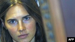 Sinh viên người Mỹ Amanda Knox bị cáo buộc giết người bạn ở chung phòng Meredith Kercher năm 2007.