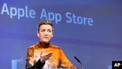 AB'nin rekabetten sorumlu şefi Margrethe Vestager, Apple aleyhine alınan kararı Brüksel'de açıkladı.