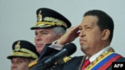 Tổng thống Venezuela Hugo Chavez dự một buỗi lễ kỷ niệm ngày độc lập của Venezuela tại dinh tổng thống ở Caracas