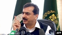 Thủ Tướng Pakistan Yousuf Raza Gilani đã sa thải hai Bộ trưởng, kể cả một Bộ trưởng thuộc đảng của ông vì đã công khai tố cáo lẫn nhau là tham nhũng