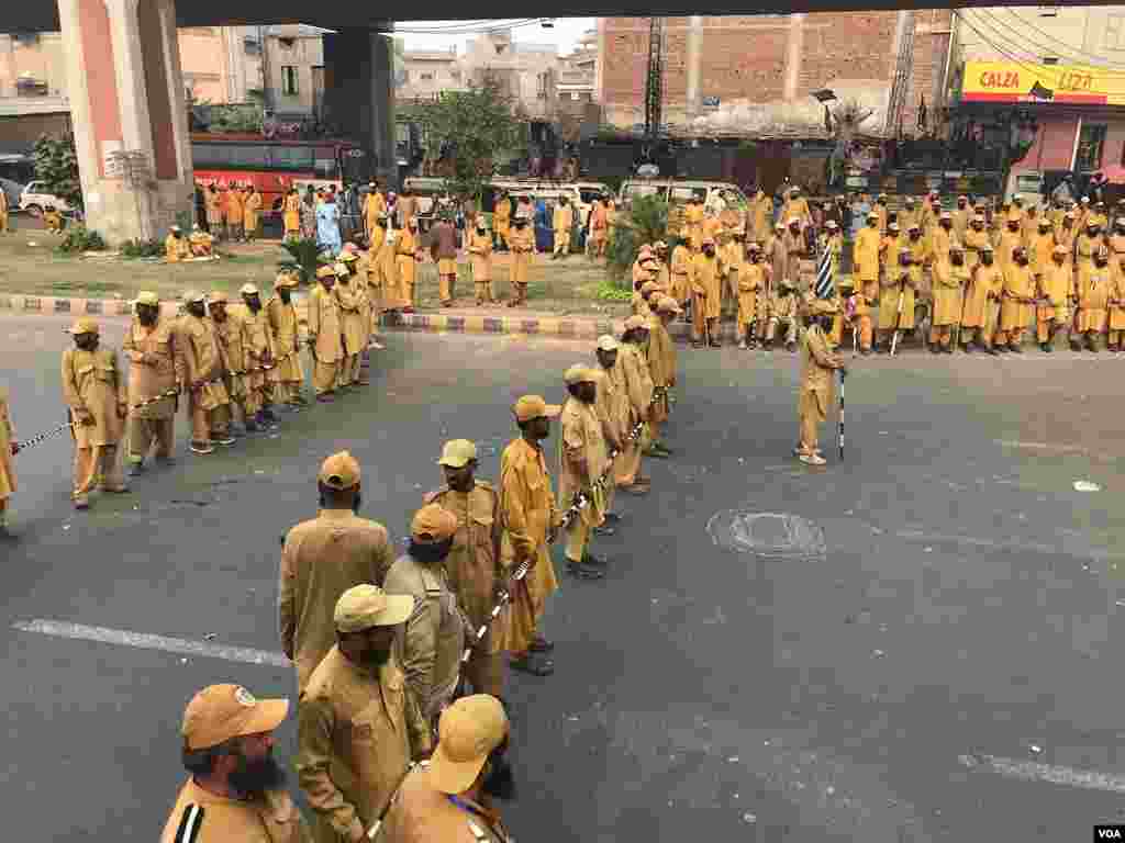 جے یو آئی کے مطابق انصار الاسلام برسوں پہلے جمعیت علماء اسلام کی بنیاد رکھنے کے دوران ہی عمل میں آئی تھی۔