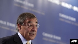 Bộ trưởng Quốc phòng Hoa Kỳ Leon Panetta phát biểu tại Brussels, ngày 5/10/2011