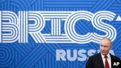 Rusya Cumhurbaşkanı Vladimir Putin Temmuz 2024'teki BRICS Parlamenter Forumu'nda