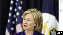 Ngoại trưởng Clinton bênh vực các nỗ lực cứu trợ của Mỹ tại Haiti  