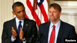 TT Barack Obama và tân Giám đốc Cơ quan Bảo vệ Tài chánh cho Khách hàng Richard Cordray tại Tòa Bạch Ốc, ngày 17/7/2013. 