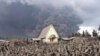 Núi lửa Sinabung tại Indonesia phun trào