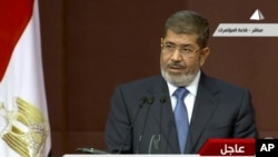 Tổng thống Ai Cập Mohammed Morsi phát biểu trước Quốc hội ở Cairo, 1/12/2012