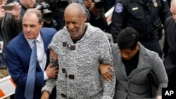 Ông Bill Cosby đến toà để nghe luận tội, 30/12/2015.