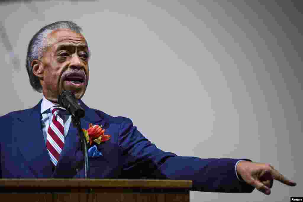 Nhà lãnh đạo dân quyền Al Sharpton phát biểu tại nhà thờ Greater St. Mark Family&nbsp;ở thị trấn Ferguson, bang Missouri ngày 17 tháng 8, 2014.