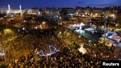 Dân Pháp tham gia cuộc tuần hành tỏ tinh thần đoàn kết ở Paris, 11/1/15