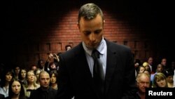 Vận động viên Oscar Pistorius ra tòa ở Pretoria, 22/2/13