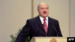 Tổng thống Belarus Alexander Lukashenko tuyên thệ nhậm chức cho nhiệm kỳ thứ tư, sau chiến thắng có tranh cãi trong cuộc bầu cử hồi tháng trước