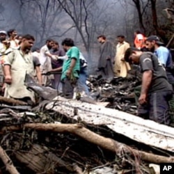 مارگلہ کی پہاڑیوں میں تباہ شدہ جہاز کا ملبہ