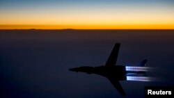 Oanh tạc cơ B-1B Lancer của không lực Hoa Kỳ không kích trở về sau khi không kích Syria