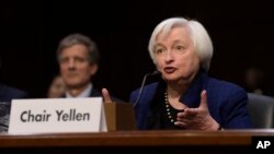 Chủ tịch Quỹ Dự trữ Liên bang Janet Yellen phát biểu tại Quốc hội hôm thứ Năm, 17/11/2016. 