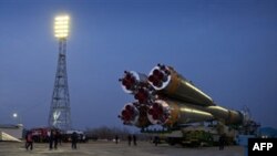 Hỏa tiễn Soyuz TMA-20 tại bệ phóng ở Baikonur, Kazakhstan, 13/12/2010