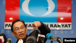 Lãnh tụ đối lập Anwar Ibrahim tuyên bố đây là lúc bắt đầu của “một cuộc vận động kịch liệt” để thách thức cuộc đầu phiếu và cải cách hệ thống bầu cử của Malaysia.