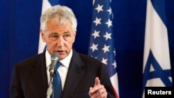 Bộ trưởng Quốc phòng Hoa Kỳ Chuck Hagel nói chuyện tại cuộc họp báo ở Tel aviv, 22/4/13