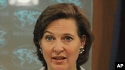 Phát ngôn viên Bộ Ngoại giao Hoa Kỳ Victoria Nuland kêu gọi giới lãnh đạo Bắc Triều Tiên thay đổi đường lối và dành nỗ lực để đưa đất nước tiến vào thế giới hiện đại của thế kỷ 21