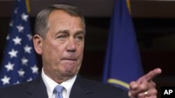 Chủ tịch Hạ viện John Boehner cho biết không loại bỏ khả năng sẽ trì hoãn việc cung cấp ngân quỹ hoạt động cho chính phủ.